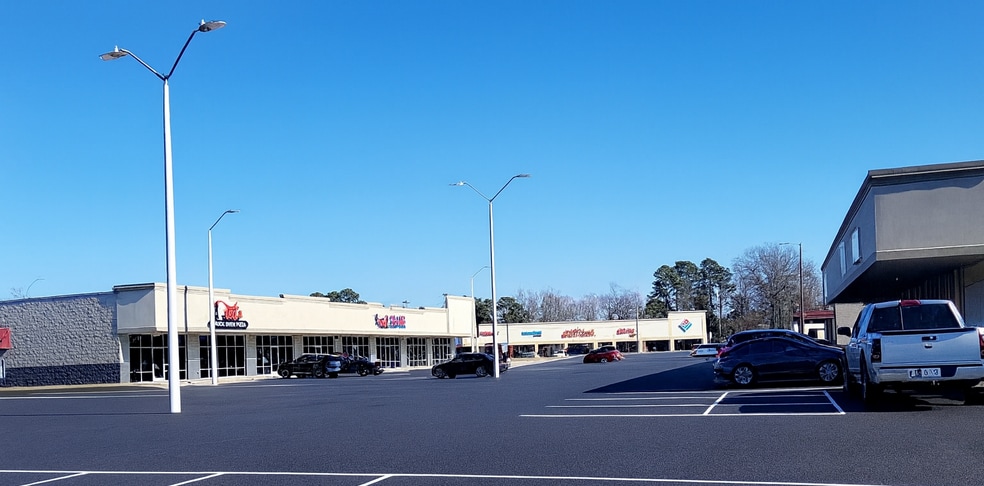 More Photos Of 331 Northeast Blvd, Clinton Unknown For Lease