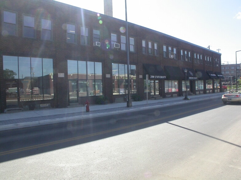 More Photos Of 2470-2512 University Ave W, Saint Paul General Retail For Lease