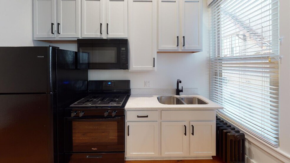 More Photos Of 16 E Lawrence St, Pontiac Apartments For Sale