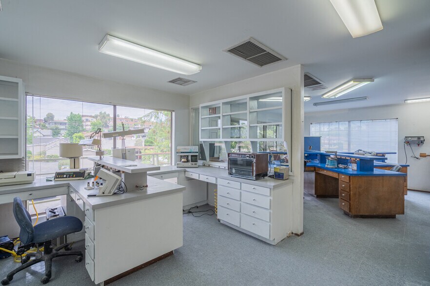 More Photos Of 899 E Grand Ave, Escondido Medical For Sale