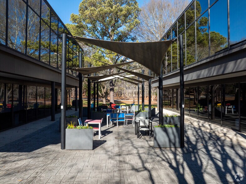 More Photos Of 6075 The Corners Pky, Peachtree Corners Office For Lease