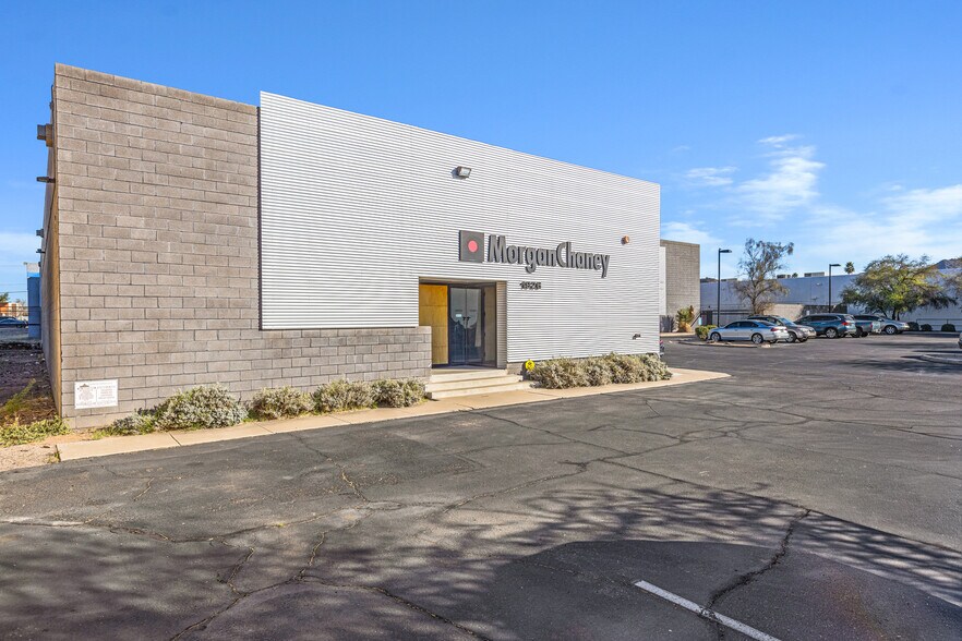 More Photos Of 1926 W North Ln, Phoenix Distribution For Lease