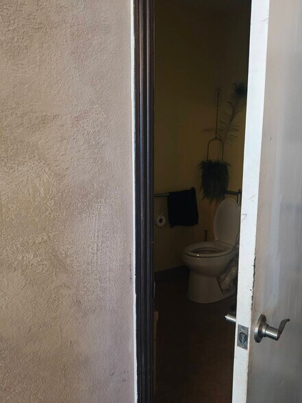 More Photos Of 199 S School St, Ukiah Office For Lease