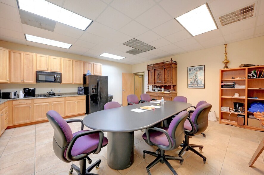 More Photos Of 1300 Universal City Blvd, Universal City Warehouse For Sale