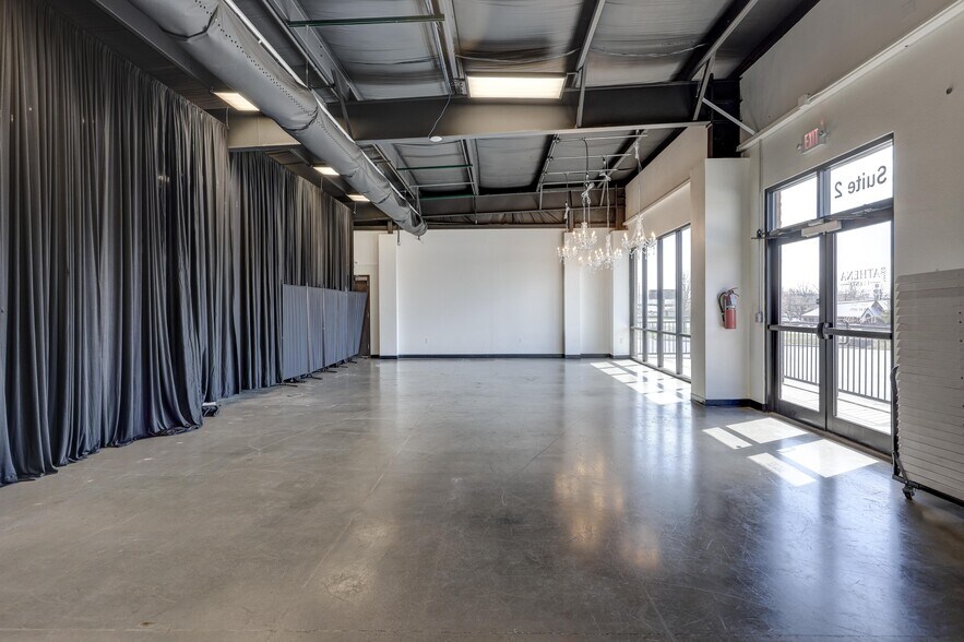 More Photos Of 2715 E 32nd St, Joplin Office For Lease