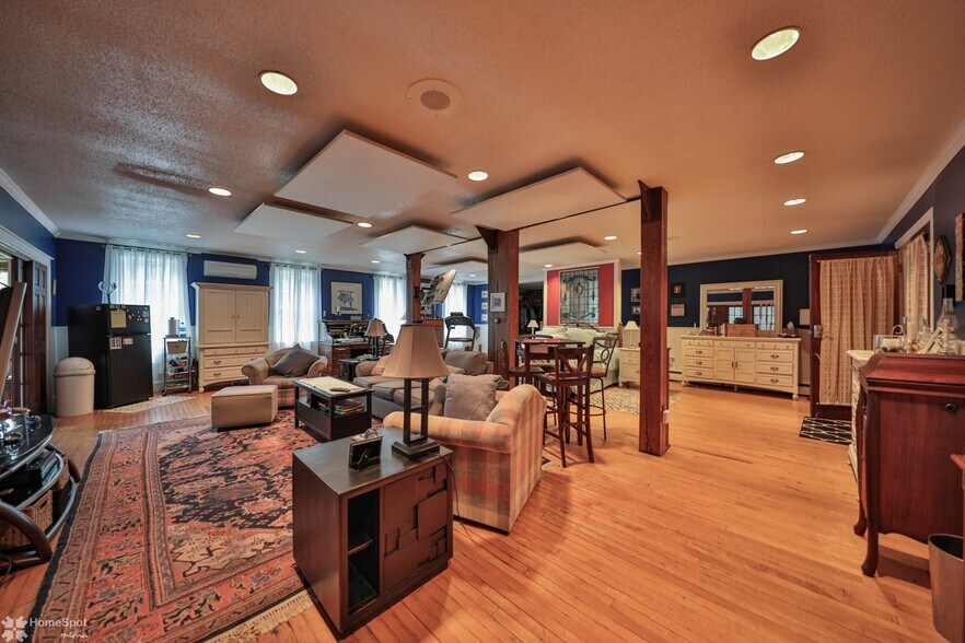 More Photos Of 2468 Route 390, Canadensis Hospitality For Sale