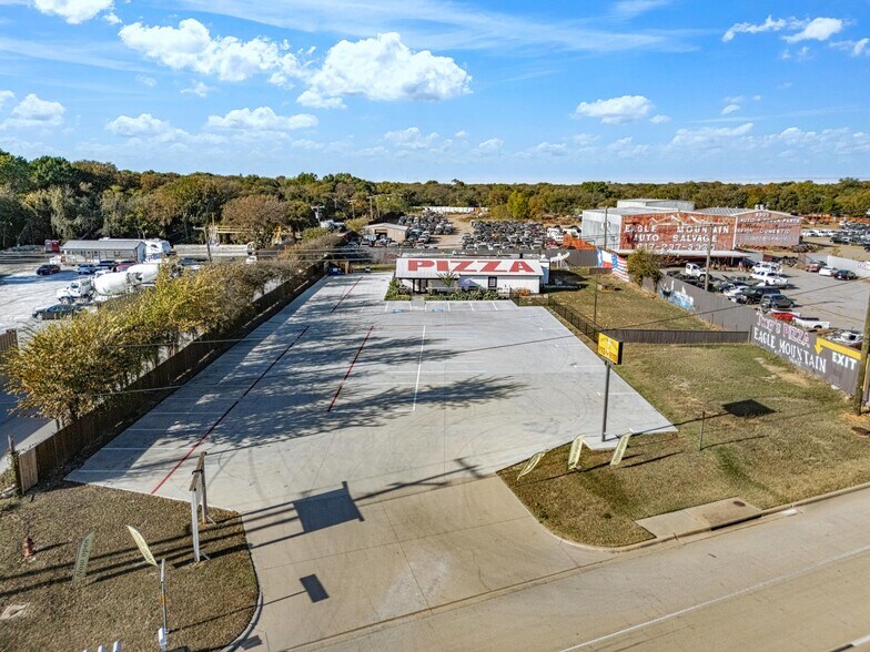 More Photos Of 9805 Jacksboro Hwy, Fort Worth Freestanding For Sale