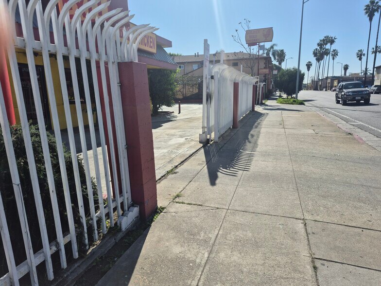 More Photos Of 8300 S Western Ave, Los Angeles General Retail For Sale