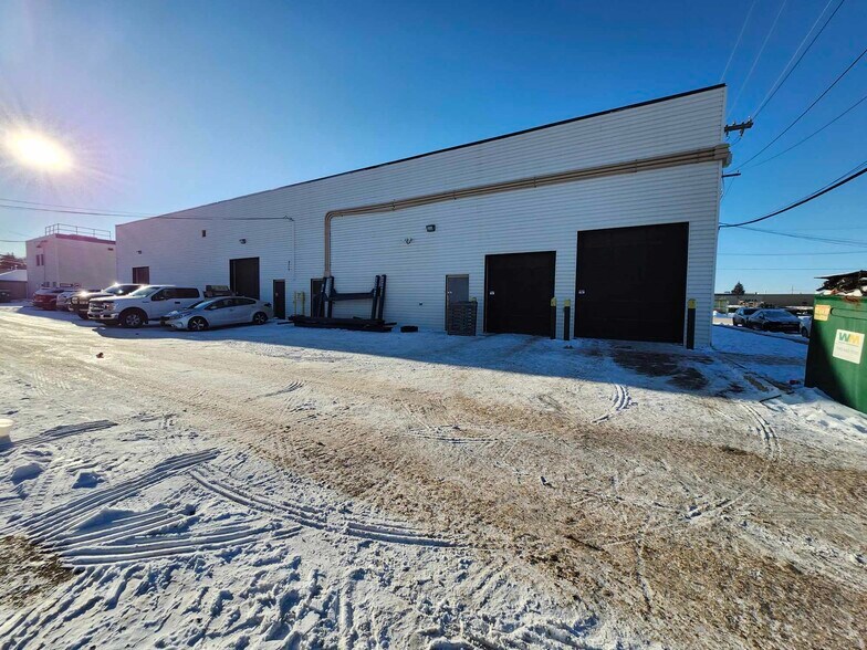 More Photos Of 12143-12151 67 St NW, Edmonton Light Distribution For Sale