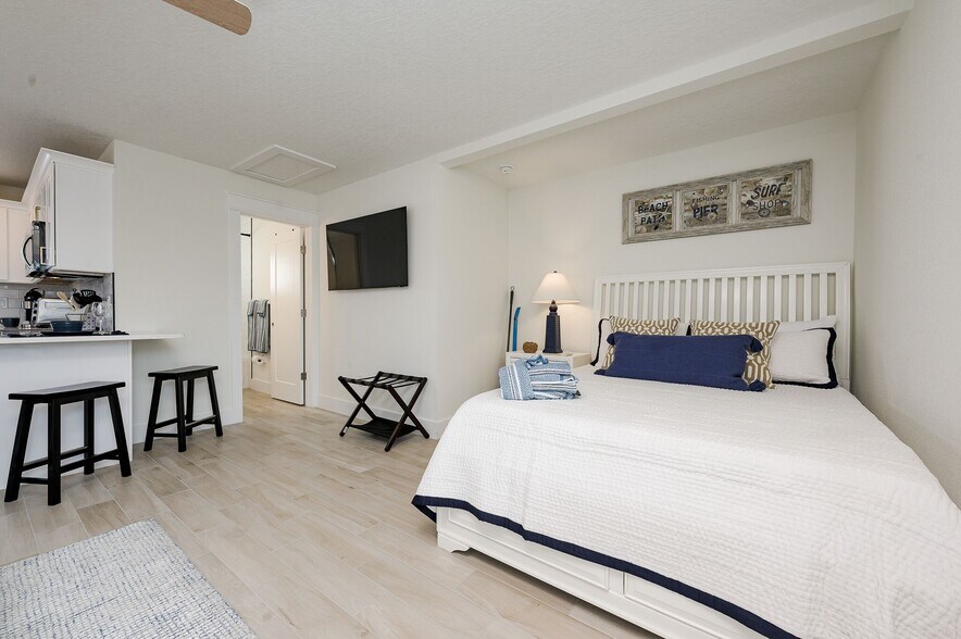 More Photos Of 701 N Ocean Shore Blvd, Flagler Beach Office Residential For Sale