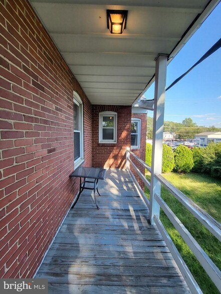 More Photos Of 402 Morgantown Rd, Reading Storefront Retail Residential For Sale