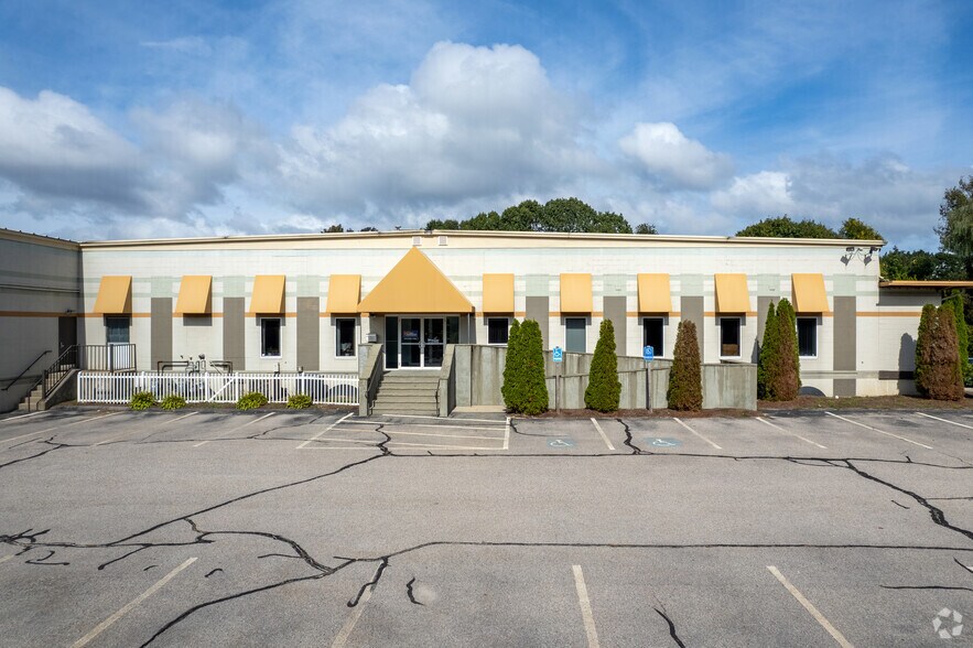 Primary Photo Of 2240 S County Trl, East Greenwich Light Distribution For Lease