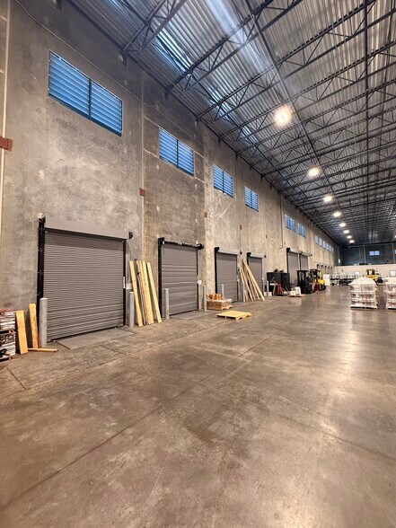 More Photos Of Ko'oloa'ula Street, Kapolei Warehouse For Lease
