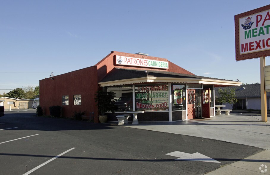 Primary Photo Of 746 N Mountain Ave, Ontario Restaurant For Lease