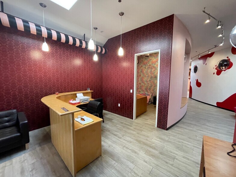 More Photos Of 2312 W Burbank Blvd, Burbank Loft Creative Space For Lease