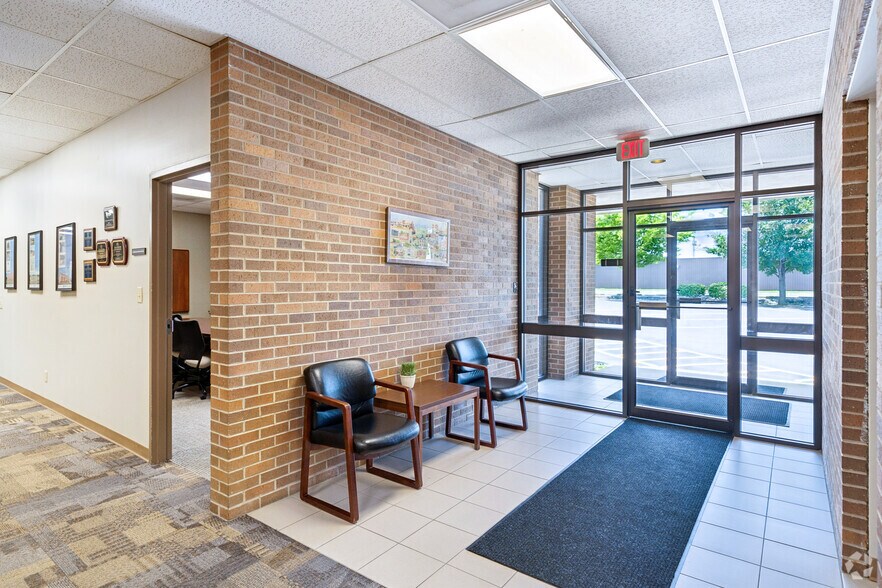 More Photos Of 2709 McGraw Dr, Bloomington Office Residential For Sale