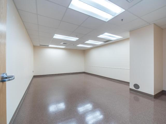 More Photos Of 10 Timberview Ln, Russell Medical For Sale