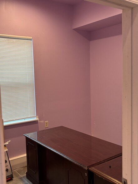 More Photos Of 5312 Tabler Station Rd, Inwood Flex For Sale