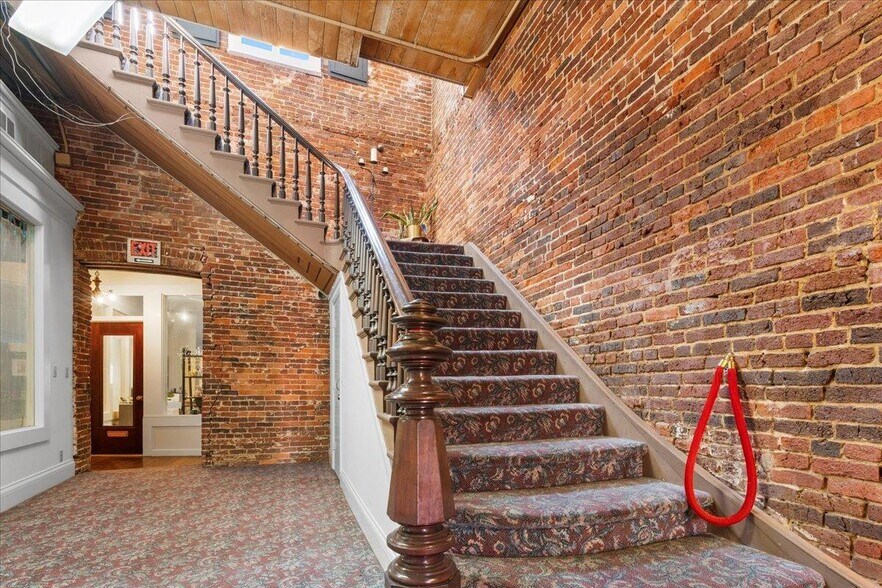 More Photos Of 107 W Main St, Grass Valley Storefront Retail Office For Sale