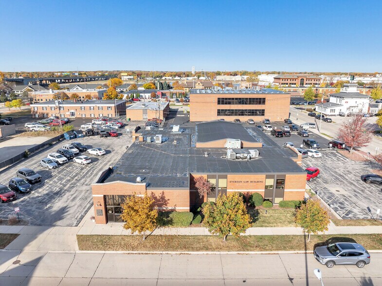 More Photos Of 414 S Jefferson St, Green Bay Office For Sale