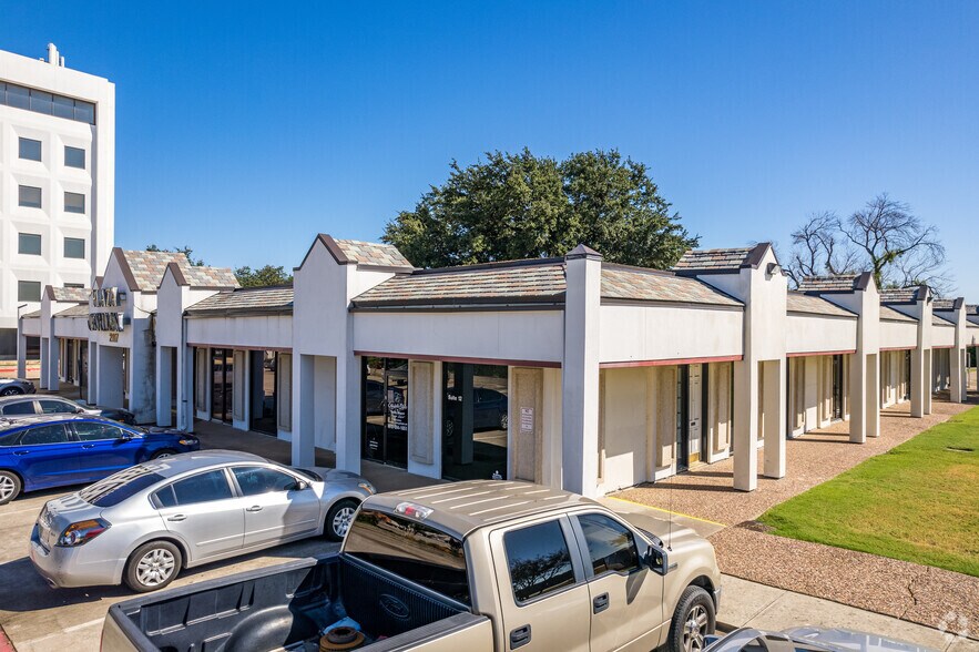 More Photos Of 2117-2121 W Airport Fwy, Irving Office For Lease