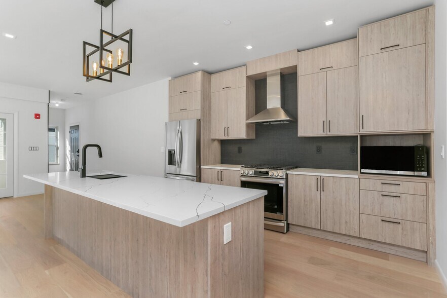 More Photos Of 63 Church St, Greenwich Apartments For Sale