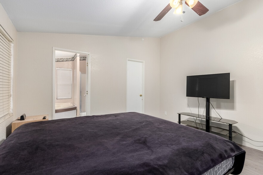 More Photos Of 50150 W Julie Ln, Maricopa Warehouse For Sale