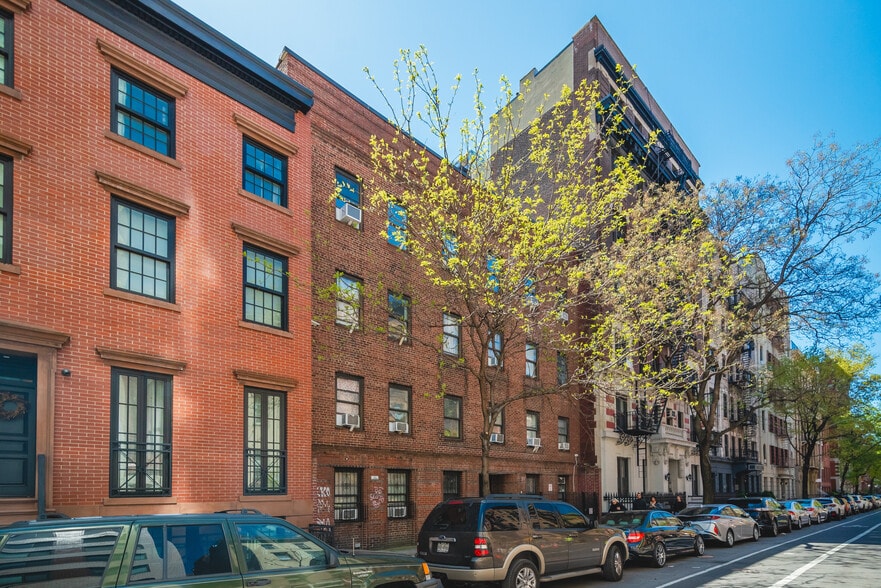 More Photos Of 206-208 W 21st St, New York Apartments For Sale