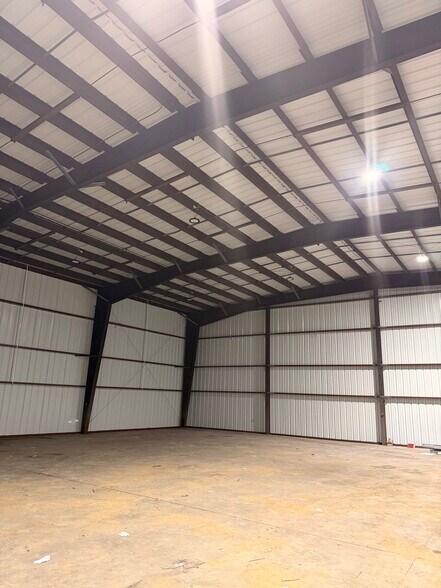 More Photos Of 719 Florence St, Camden Warehouse For Lease
