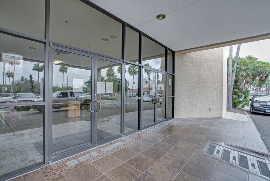 More Photos Of 864 Central Blvd, Brownsville Medical For Sale