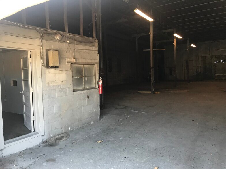 More Photos Of 147 Nebraska, Memphis Warehouse For Sale