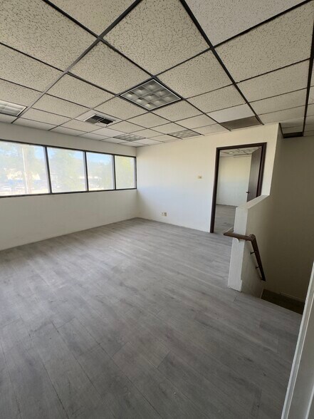 More Photos Of 9245 Glenoaks Blvd, Sun Valley Warehouse For Lease