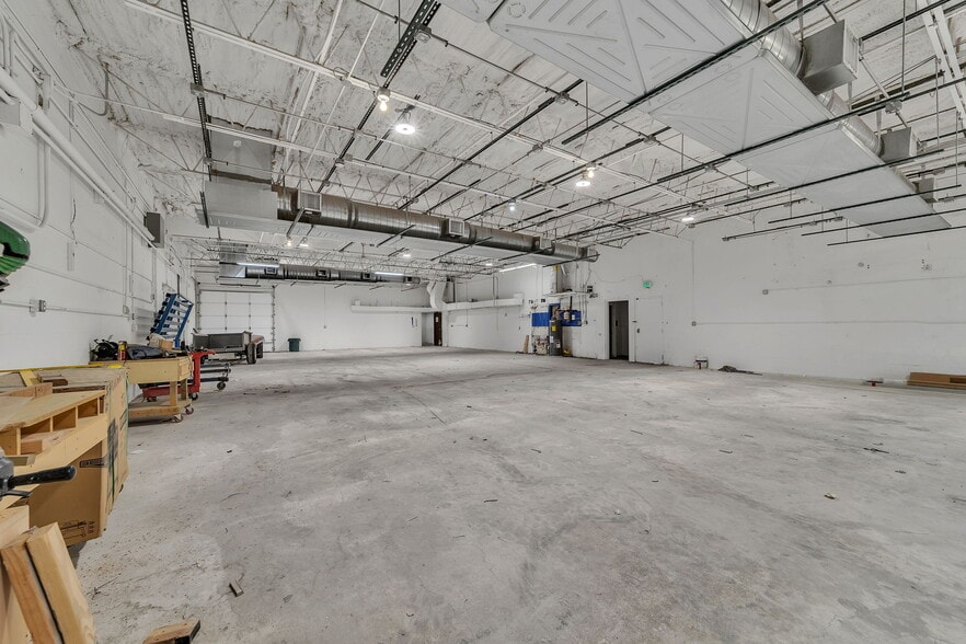 More Photos Of 2685 Durango Dr, Colorado Springs Warehouse For Lease