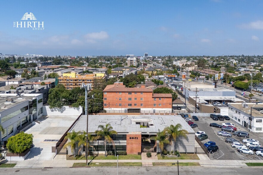 More Photos Of 8621 Bellanca Ave, Los Angeles Office For Lease