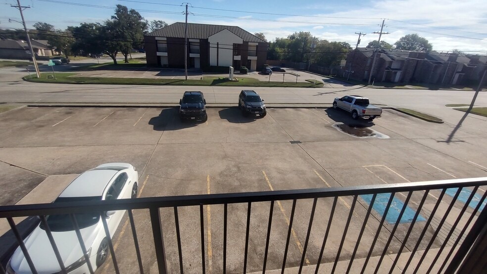 More Photos Of 1225 N Logan St, Texas City Office For Lease