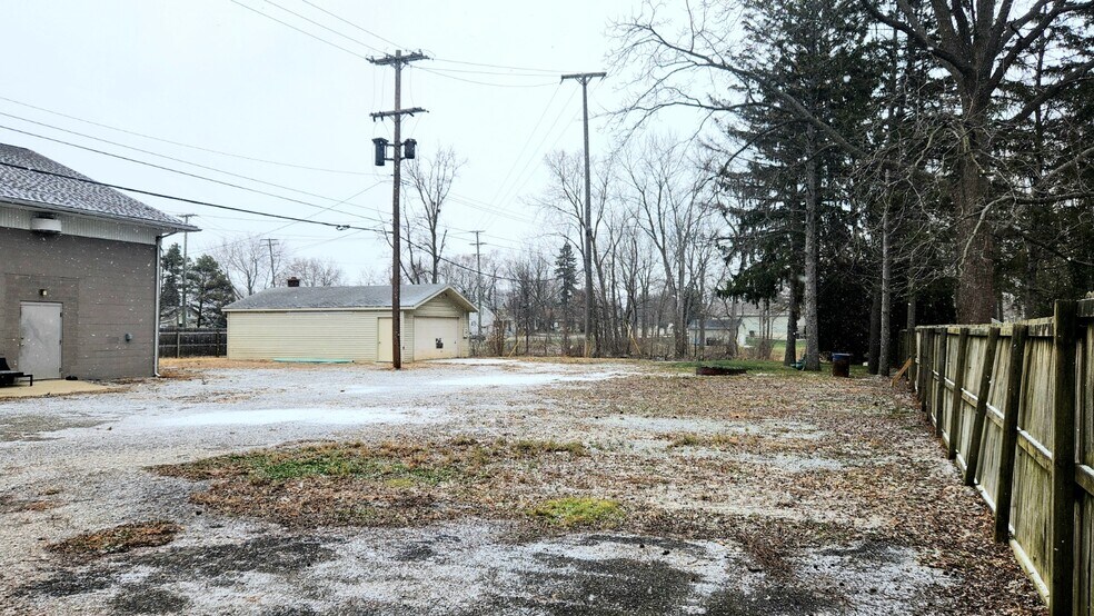 More Photos Of 3988 N Dixie Hwy, Monroe Service Station For Sale