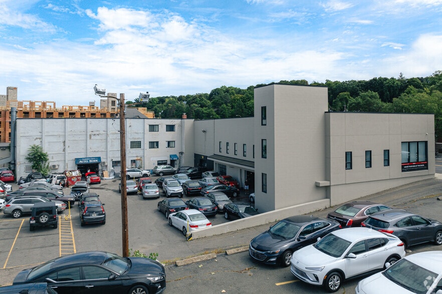 More Photos Of 1199-1209 Washington St, Newton Storefront For Lease