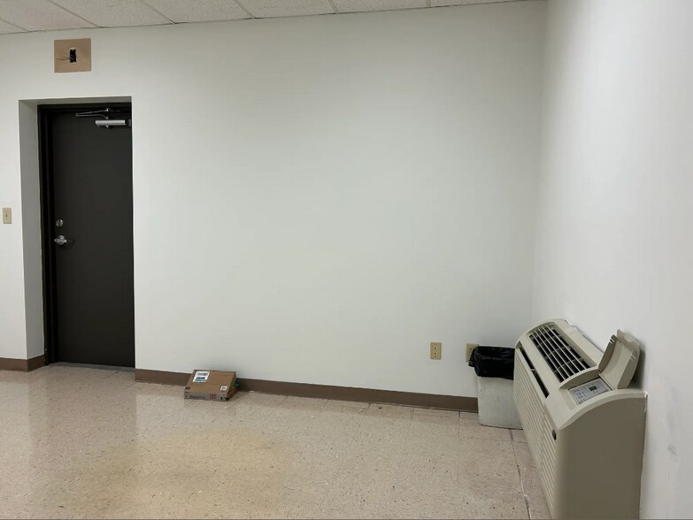 More Photos Of 133 Chester Ct, Bowling Green Warehouse For Lease