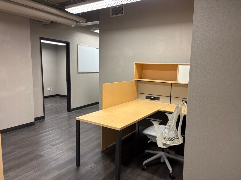 More Photos Of 100-102 W Oak St, Denton Office For Lease