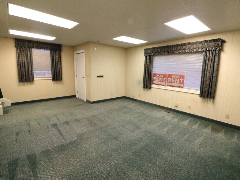 More Photos Of 3337 SE Hawthorne Blvd, Portland Office For Lease