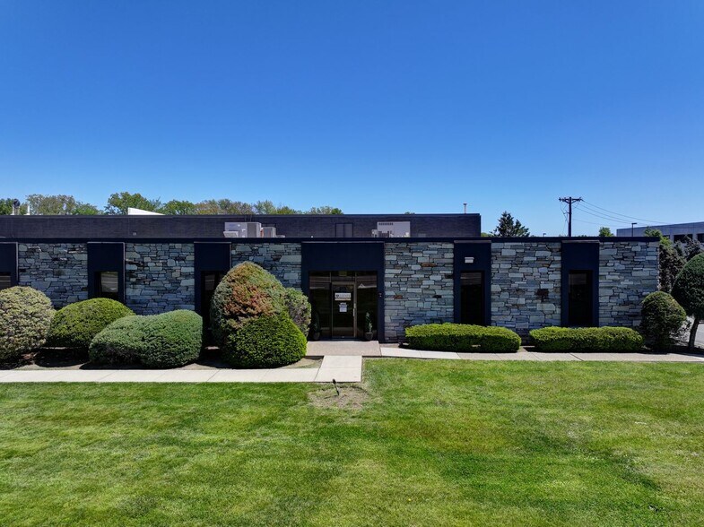 More Photos Of 140-142 Clinton Rd, Fairfield Warehouse For Lease