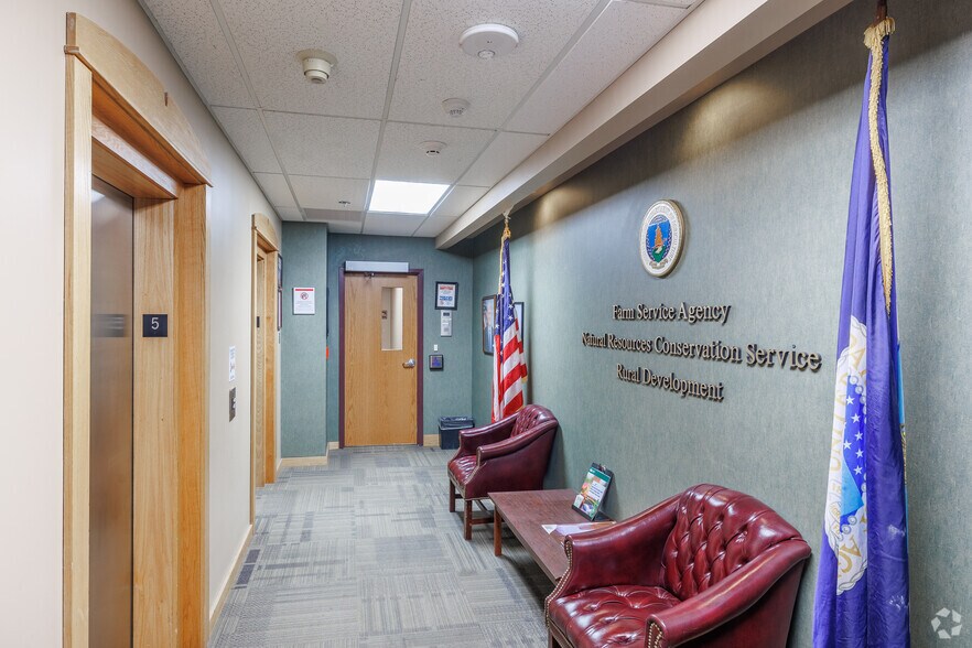 More Photos Of 441 S Salina St, Syracuse Office For Lease