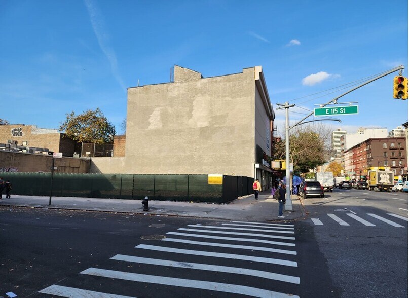 Primary Photo Of 2102 3rd Ave, New York Land For Lease