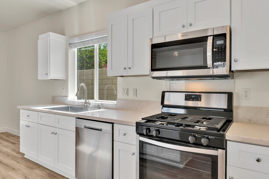 More Photos Of 33912 Whispering Palms Trail, Cathedral City Apartments For Sale