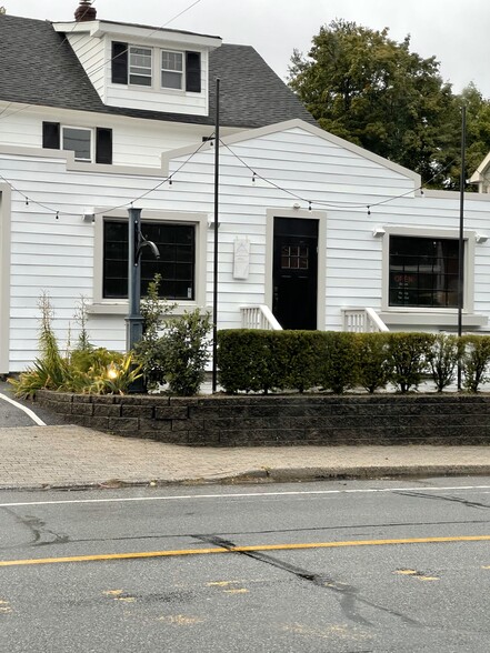 Primary Photo Of 22 Pine Hollow Rd, Oyster Bay Restaurant For Sale