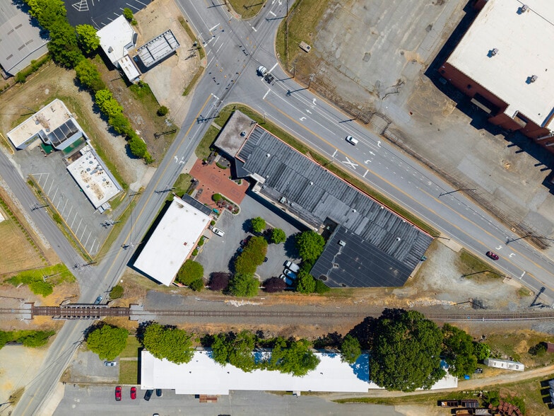 More Photos Of 807 W Ward Ave, High Point Office For Sale