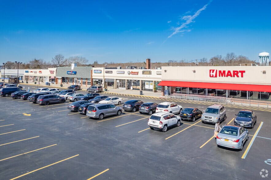 More Photos Of 400 Hillside Ave, Williston Park General Retail For Lease