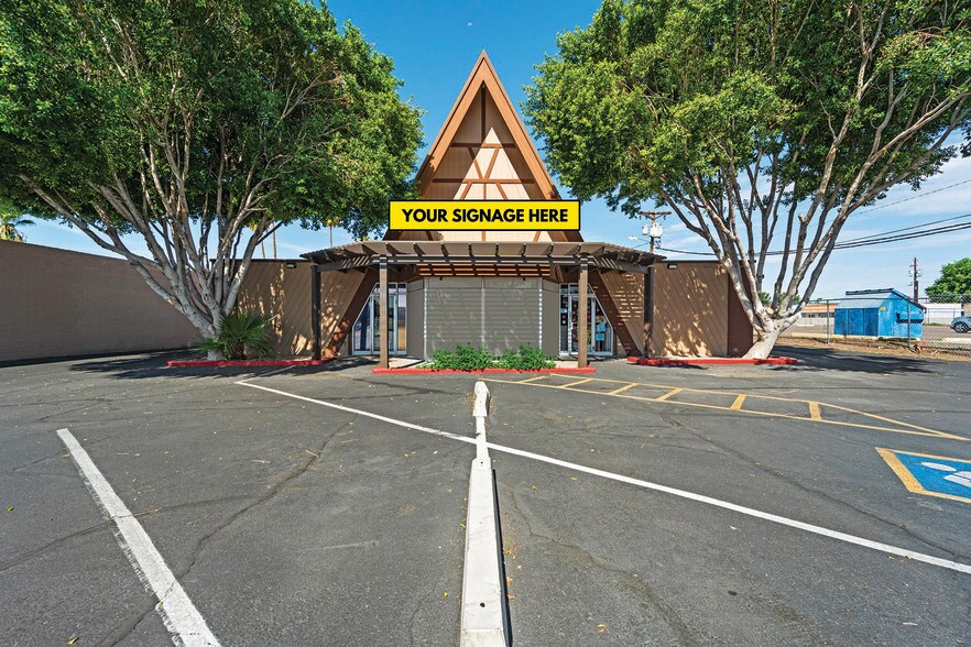 Primary Photo Of 6830 N 35th Ave, Phoenix Freestanding For Sale