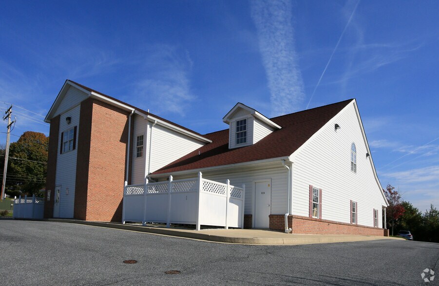 More Photos Of 107 Mt Carmel Rd, Parkton Storefront For Lease