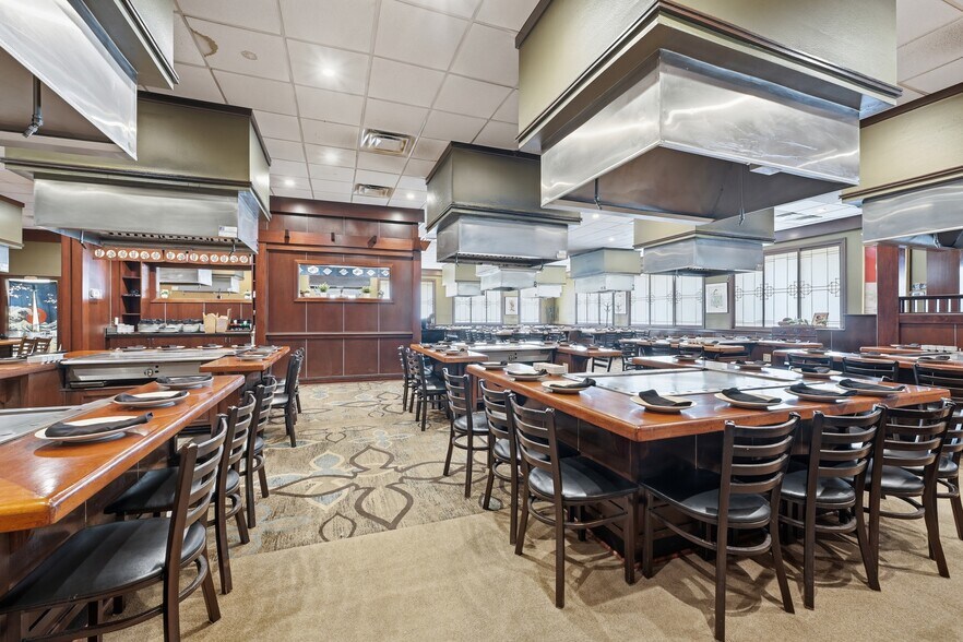 More Photos Of 12950 Fair Lakes Shopping Ctr, Fairfax Restaurant For Sale